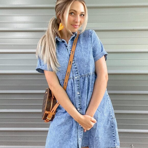 Women's Short Sleeve Button Down Flowy Tiered Babydoll Denim Dress - Picture 3 of 7